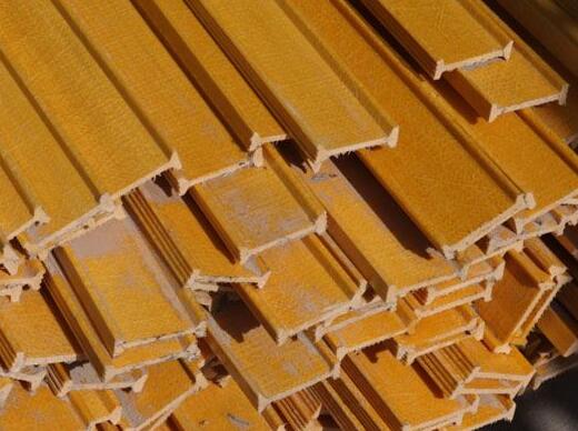 Pultruded fiberglass grating